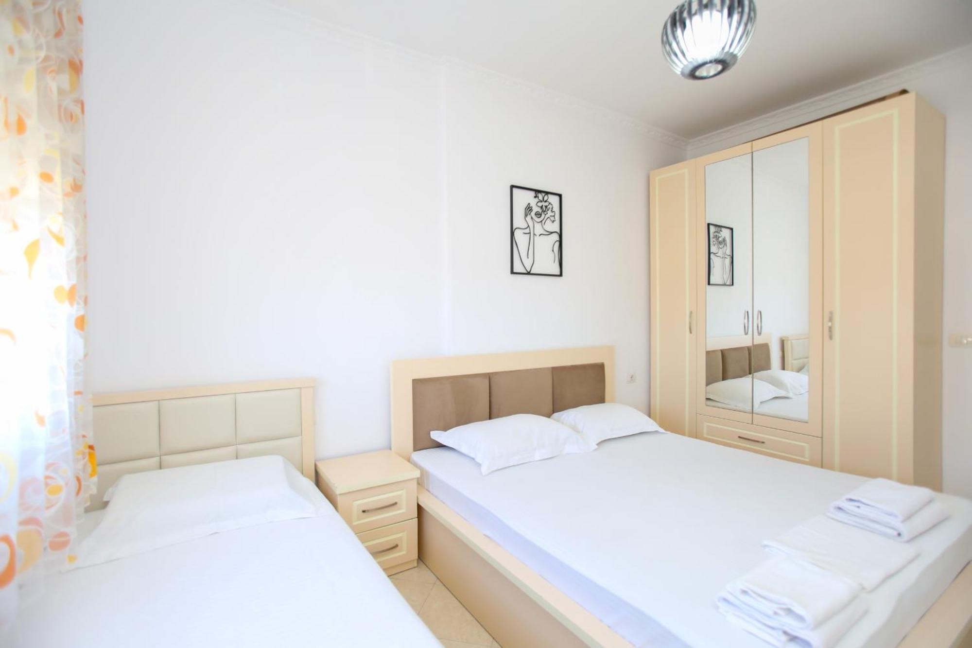 Seascape Apartments Vlore Exterior photo